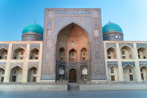 Belangrijkste Ingang Poort Van Mir Arab Madrasasi Bukhara — Stockfoto