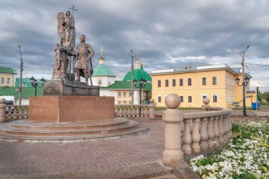 Cheboksary / Rusya -03.05.20: Azizler Anıtı Murom 'lu Peter ve Fevronia. Çeviri: Murom 'lu Aziz Peter ve Fevronia' ya