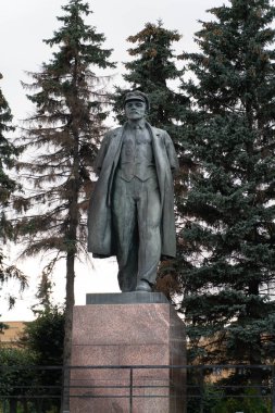 Cheboksary / Rusya - 03.05.20: Cheboksary 'deki Lenin Anıtı