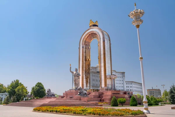 Praça Central Capital Tajiquistão Dushanbe Estátua Herói Nacional Resultados Pesquisaresultados — Fotografia de Stock