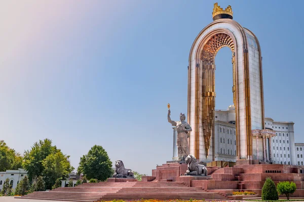 Plaza Central Capital Tayikistán Dusambé Estatua Del Héroe Nacional Resultados —  Fotos de Stock