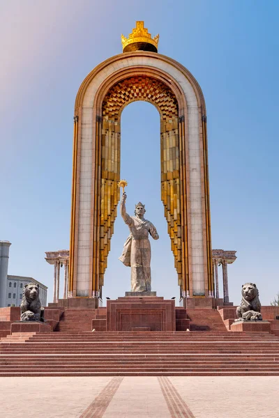 Praça Central Capital Tajiquistão Dushanbe Estátua Herói Nacional Resultados Pesquisaresultados — Fotografia de Stock