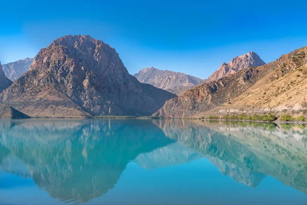 Vista Panorámica Del Lago Iskanderkul Las Montañas Fann Tayikistán — Foto de Stock