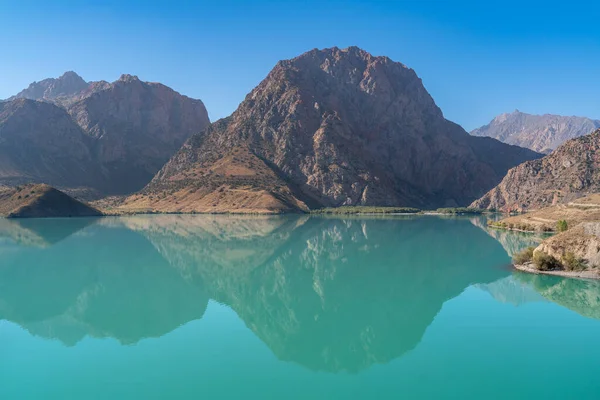 Vista Panorámica Del Lago Iskanderkul Las Montañas Fann Tayikistán — Foto de Stock