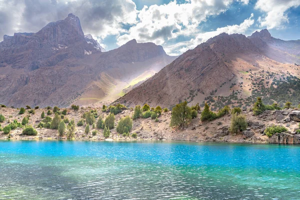 Hermosa Carretera Senderismo Montaña Con Cielo Azul Claro Colinas Rocosas — Foto de Stock