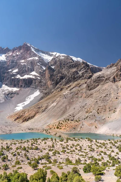 Hermosa Carretera Senderismo Montaña Con Cielo Azul Claro Colinas Rocosas — Foto de Stock