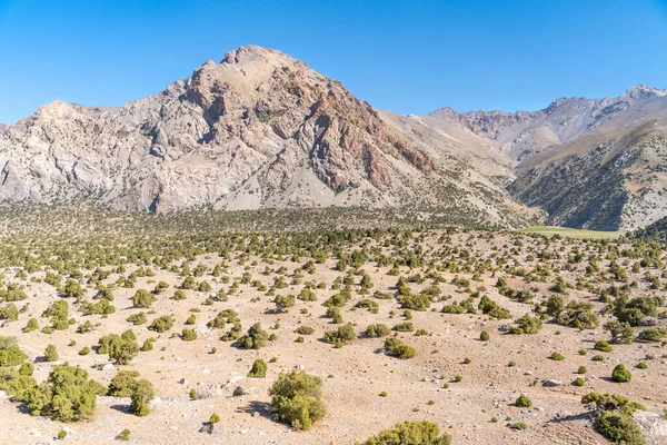 Hermosa Carretera Senderismo Montaña Con Cielo Azul Claro Colinas Rocosas — Foto de Stock