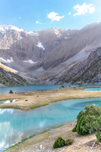 Vista Cordillera Pamir Camping Tranquilo Lago Kulikalon Las Montañas Fann — Foto de Stock