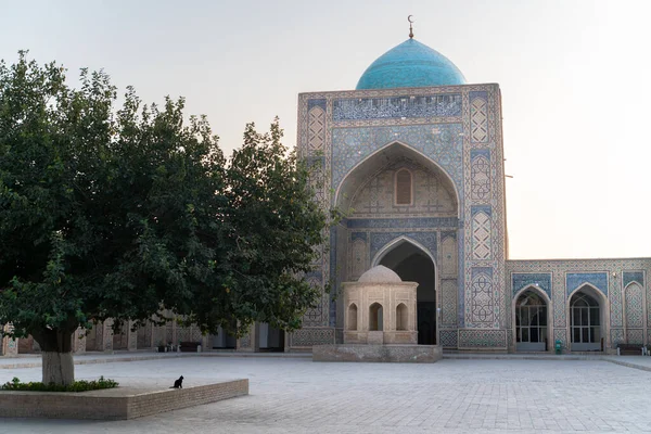 Empty Yard Iside Mir Arab Madrasasi Bukhara — Stock Photo, Image