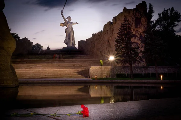 Estatua Patria Llama Mamayev Kurgan —  Fotos de Stock