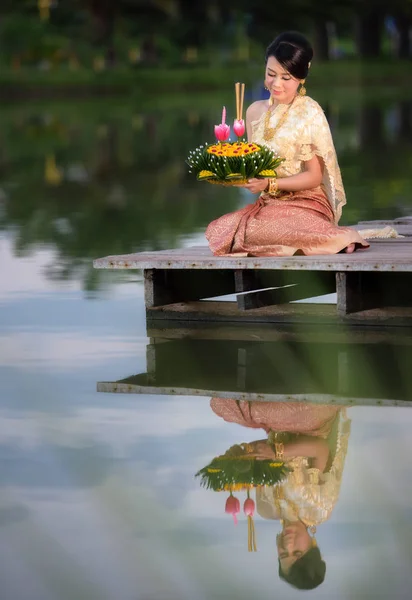 Loy Krathong tradycyjny festiwal — Zdjęcie stockowe