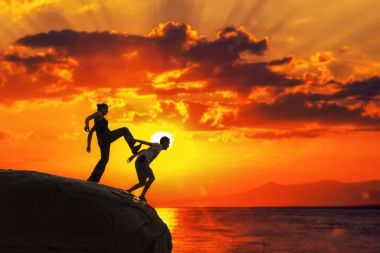 karısı kocası tarafından tekme ihanet.