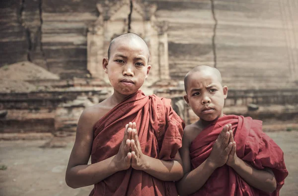 Mnich nowicjusz w myanmar — Zdjęcie stockowe