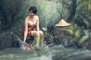 Dere, Tayland banyo Asyalı seksi kadın