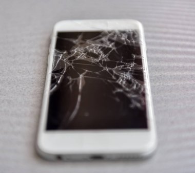kırık ekran ile Smartphone