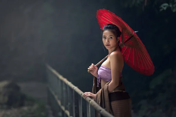 Asian Woman In Traditional Costume, — Stock Photo, Image