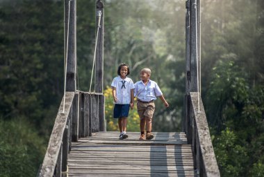 Oğlan ve Kız Okula, Eğitim, Asya Tayland
