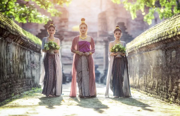 Beautiful Thai Girl Thai Traditional Costume — Stock Photo, Image