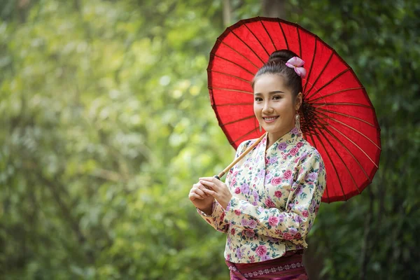 Vacker Thailändsk Kvinna Traditionell Thailändsk Klänning — Stockfoto