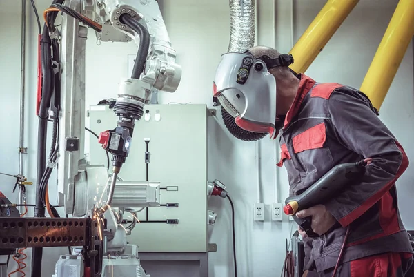 Verificação Controle Engenharia Robótica Soldagem Máquina Automática Armas Fábrica Inteligente — Fotografia de Stock