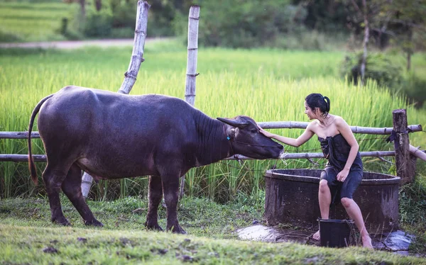 Woman Outdoor Bathing Thailand Countryside — Stock Photo, Image