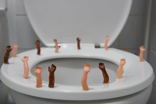 Siège Toilette Hygiénique Avec Des Mains Aide Dispersées Autour Casserole — Photo