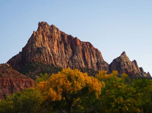 Sonbahar Güneşinin Son Işınları Zion Ulusal Parkı Ndaki Güzel Bir — Stok fotoğraf