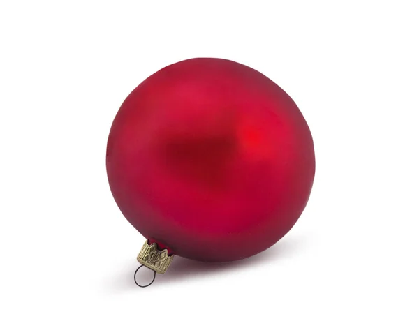 Bola roja de Navidad aislada sobre fondo blanco — Foto de Stock