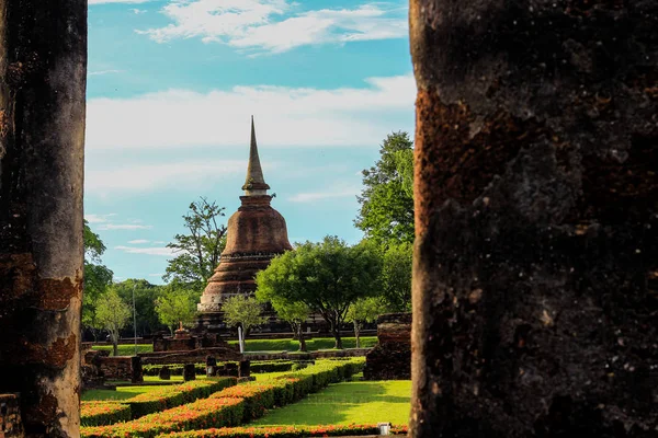 Wat Mahathat jest świątynią w mieście Sukhothai od czasów starożytnych. — Zdjęcie stockowe