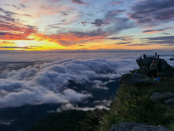 Tepede sabah sisi Khao Luang Sukhothai.
