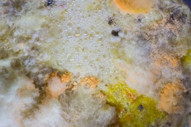 Uzun süre pişirilip bırakılan pilav..