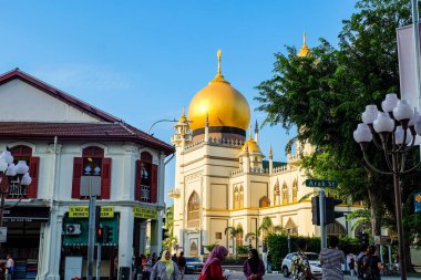 Singapur - 28 Haziran 2019 - C harfiyle Merlion Heykeli Çeşmesi