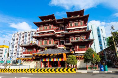 Singapur - 28 Haziran 2019 - C harfiyle Merlion Heykeli Çeşmesi