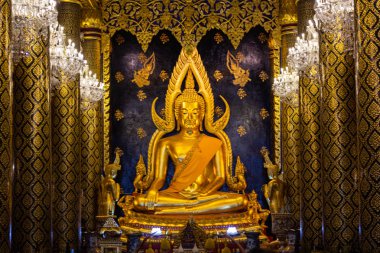 Phra Sri Mahathat Temple, Woramahawihan or Big Buddha Temple.