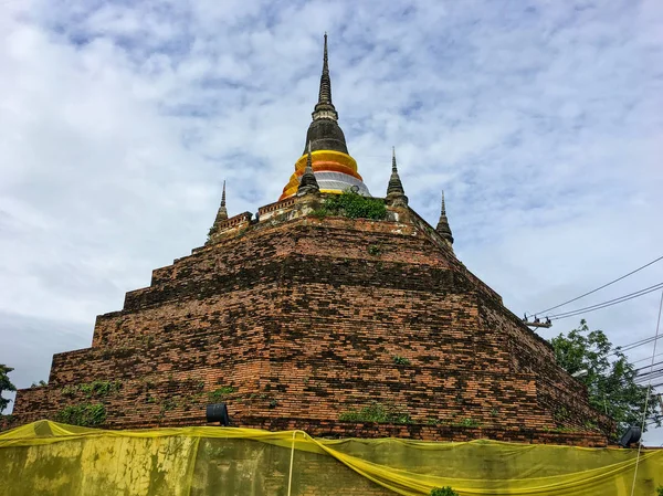 Phra Sri Mahathat Temple, Woramahawihan or Big Buddha Temple.