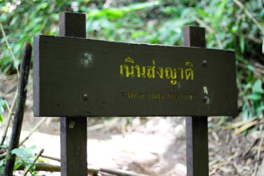 Phu Soi Dao Ulusal Parkı içinde turist rehberi Tambon Huai Mun, Amphoe Nam Pat, Uttaradit, Tayland: 15 Eylül 2018
