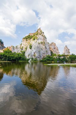 Khao Ngu Rock Parkı: 10 Kasım 2018 - Ratchaburi, Tayland.