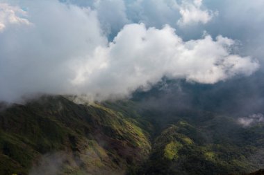 Dağ manzarası: Mulayit Taung, Moei Wadi, Myanmar.