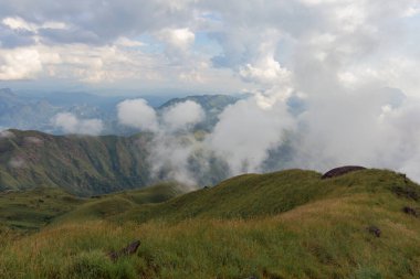 Dağ manzarası: Mulayit Taung, Moei Wadi, Myanmar.