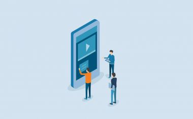 Mobil Uygulama tasarım ve geliştirme süreci birlikte izometrik grup iş takım çalışması ve proje beyin fırtınası kavramı