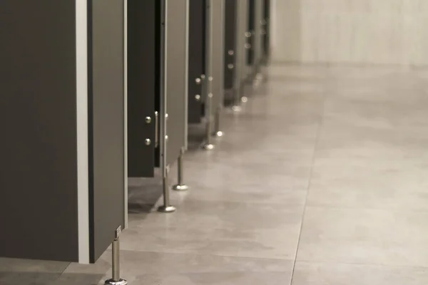 Banheiros Públicos Que São Divididas Quartos — Fotografia de Stock
