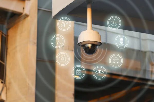 Etrafta yüzen güvenlik ikonu olan CCTV. Can ve mal güvenliği için CCTV.