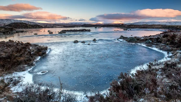 Premier feu sur Rannoch Moor, Écosse — Photo