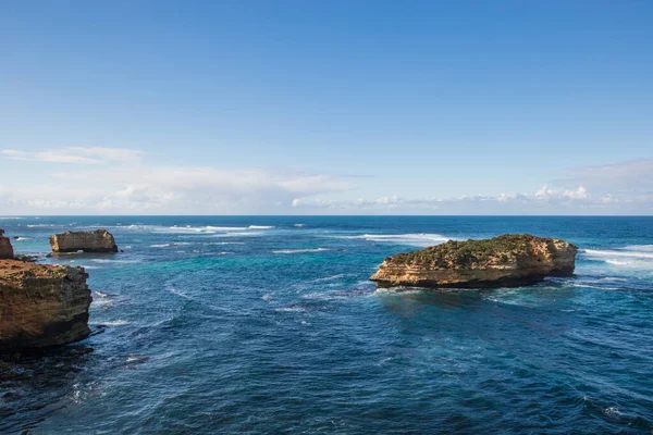 Bahía de los Mártires. Atracción turística en Great Ocean Road. Formación de rocas en el océano. Australia paisaje. Victoria, Australia — Foto de Stock
