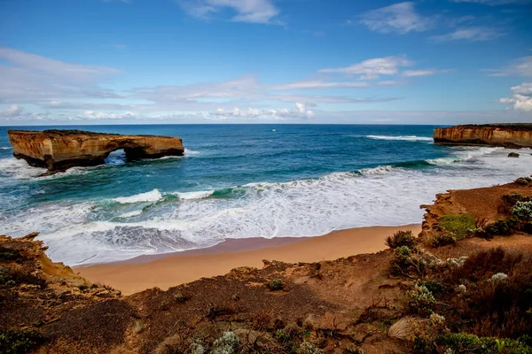 Puente de Londres. Lugar escénico en el Great Ocean Road. Australia paisaje. Victoria, Australia — Foto de Stock