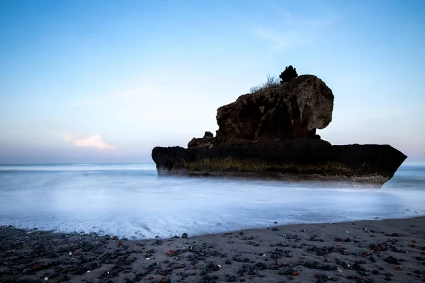 Fantastisk Havsutsikt Soluppgång Vid Yeh Gangga Stranden Rock Havet Vågor — Stockfoto