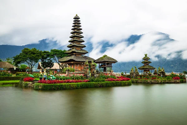 Templo Pura Ulun Danu Bratan Isla Bali Hermoso Templo Balinés — Foto de Stock