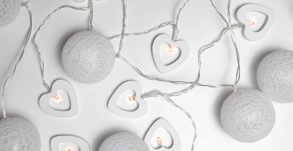 Valentijnsdag Concept Foto Achtergrond Met Gloeiende Houten Harten Gloeiende Ballen — Stockfoto