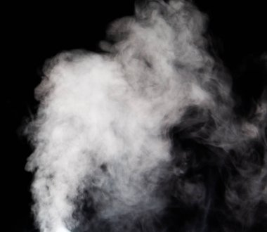 Siyah arkaplanda beyaz duman
