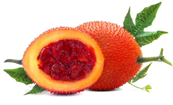 Beyaz arkaplanda Gac meyvesi veya Baby Jackfruit izole edilmiş